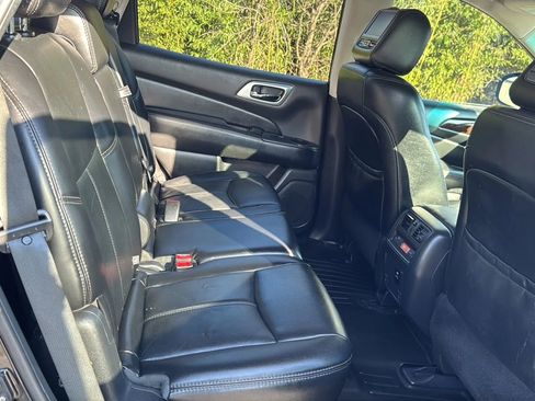 Used 2015 Nissan Pathfinder SL w/ SL Tech Package image 13