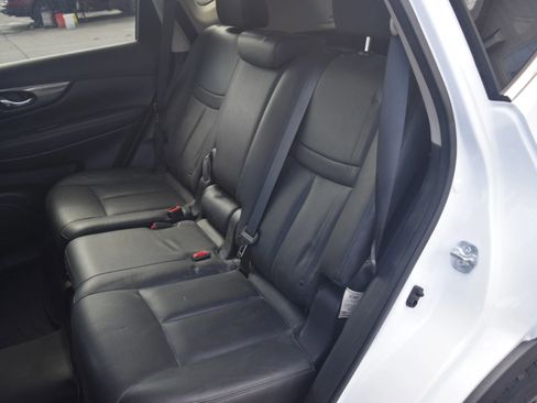 Used 2015 Nissan Rogue SL w/ SL Premium Package image 7