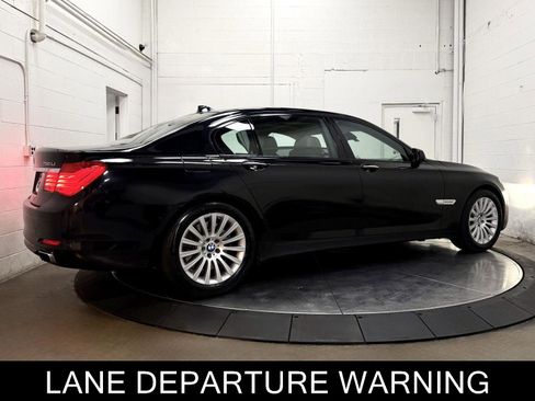 Used 2012 BMW 750Li w/ Driver Assistance Pkg RWD image 8