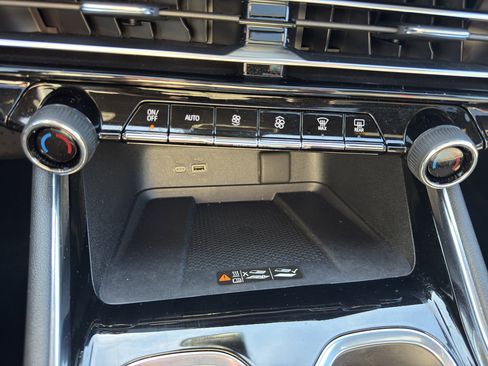 Certified 2024 Chevrolet Traverse RS w/ LPO, Floor Liner Package image 20