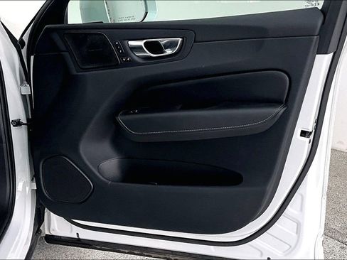 Used 2023 Volvo XC60 T8 Ultimate w/ Climate Package image 18