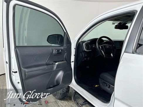 Used 2023 Toyota Tacoma 4x4 Double Cab image 19