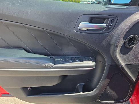 Used 2018 Dodge Charger R/T w/ Plus Group RWD image 17