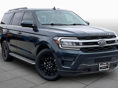 Used 2022 Ford Expedition XLT AWD/4WD image 3
