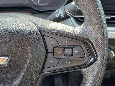 Used 2025 Chevrolet Trax LS image 16