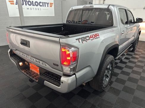 Used 2022 Toyota Tacoma TRD Off-Road w/ Technology Package image 9