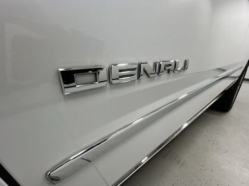 Used 2016 GMC Yukon Denali w/ Open Road Package AWD/4WD image 32