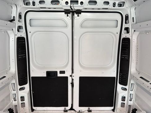 Used 2025 RAM ProMaster 2500 w/ Convenience Group FWD image 15