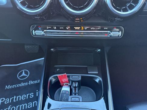 Certified 2021 Mercedes-Benz GLB 250 4MATIC image 25