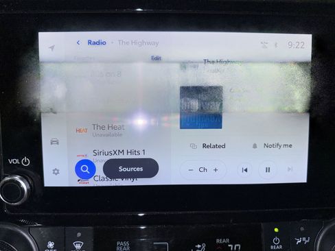 Used 2024 Toyota Highlander LE image 23