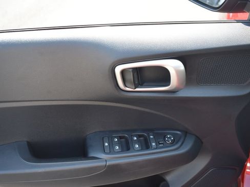 Used 2026 Hyundai Venue SEL FWD image 13