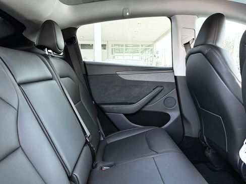 Used 2026 Tesla Model Y Long Range image 25