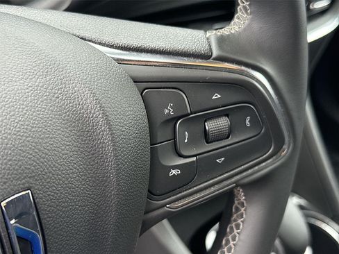 Used 2025 Buick Encore GX Preferred FWD image 32