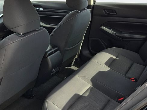 Used 2025 Nissan Altima 2.5 SV FWD image 36