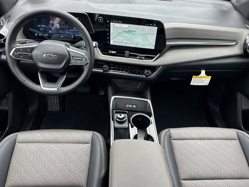 New 2026 Chevrolet Equinox LT w/ Convenience Package II AWD/4WD image 13