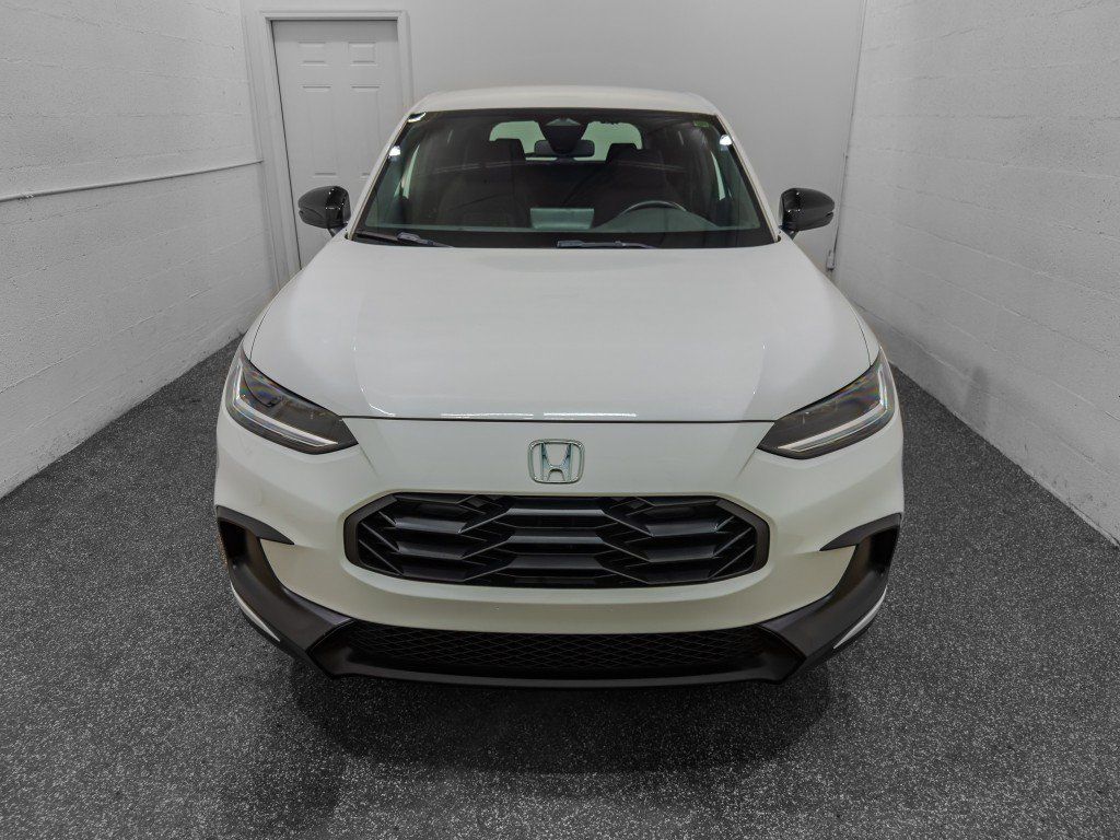 Used 2025 Honda HR-V Sport image 3