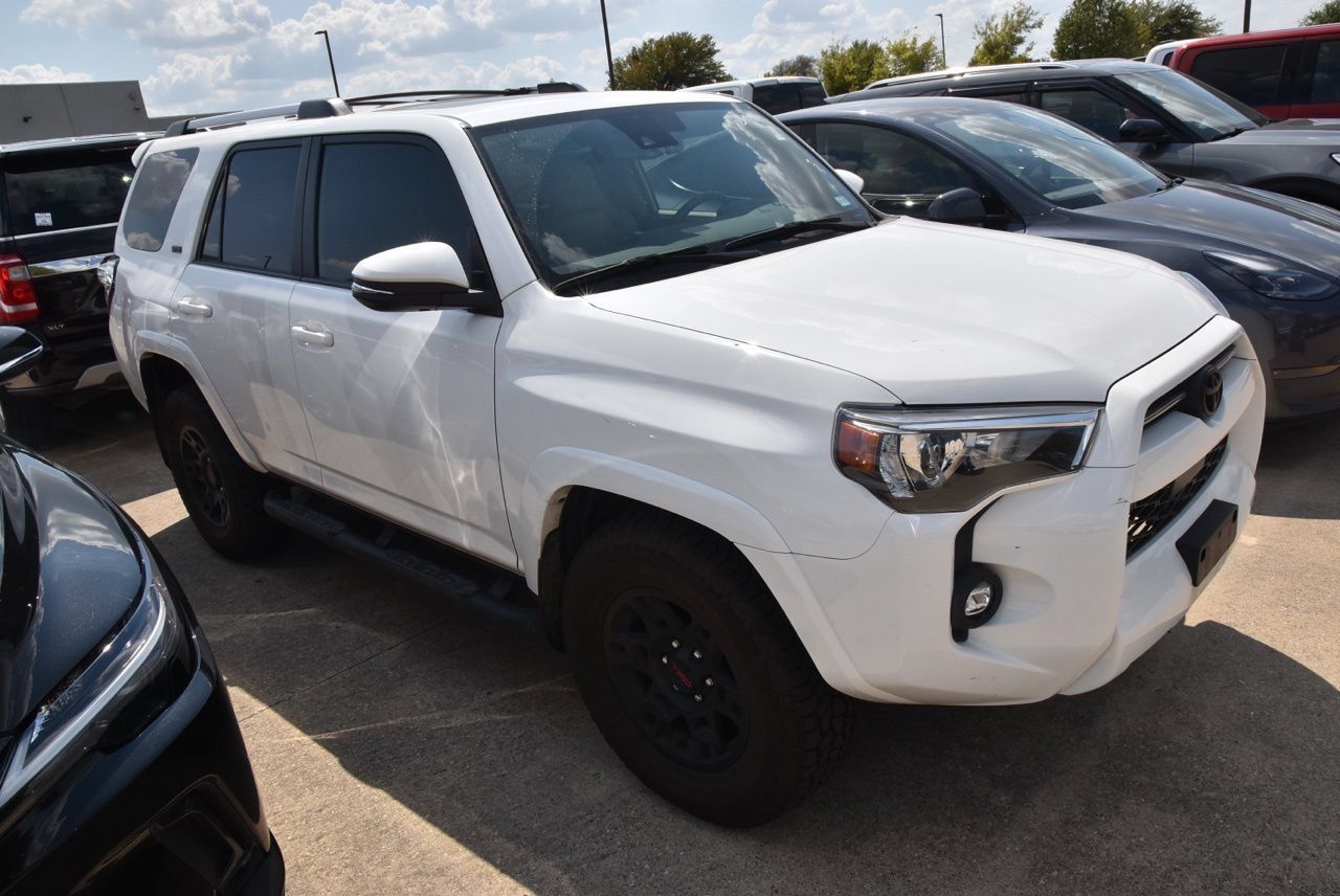 Used 2022 Toyota 4Runner SR5 Premium w/ Moonroof Package RWD image 5