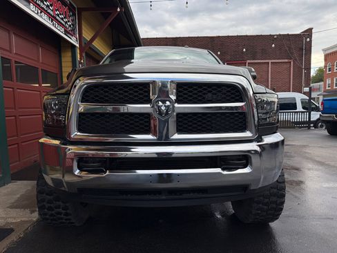 Used 2018 RAM 2500 Tradesman w/ Chrome Appearance Group image 9