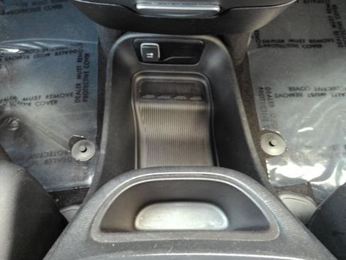 Used 2025 Chrysler Pacifica Select FWD image 49