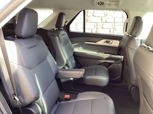 New 2026 Ford Explorer Active w/ Active Comfort Package image 14