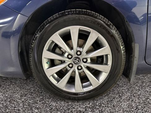 Used 2017 Toyota Camry XLE FWD image 21