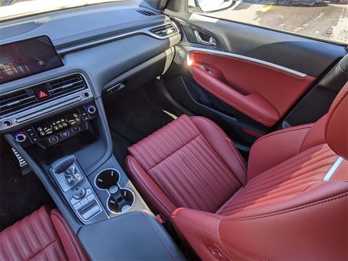 Used 2025 Genesis G70 2.5T w/ Sport Prestige Package image 15