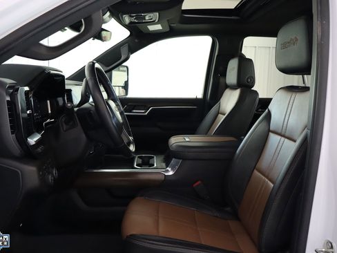 Used 2024 Chevrolet Silverado 3500 High Country w/ High Country Premium Package image 15