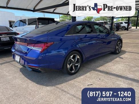 Used 2023 Hyundai Elantra Limited FWD image 4