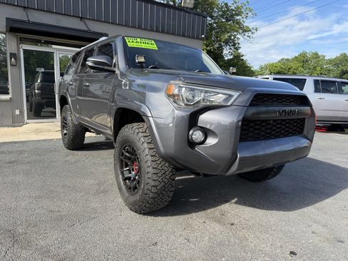 Used 2015 Toyota 4Runner Limited RWD image 3