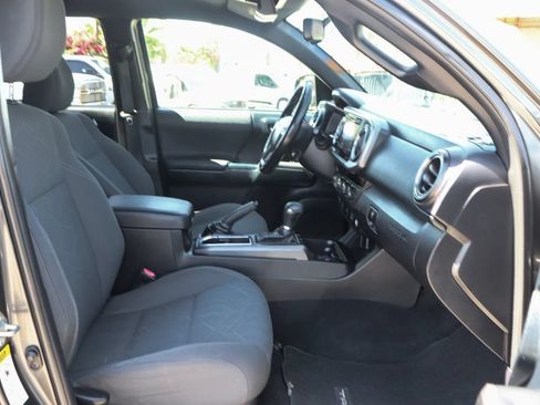 Used 2016 Toyota Tacoma TRD Off-Road w/ Towing Package RWD image 38
