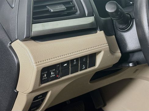 Used 2018 Honda Odyssey EX-L image 8