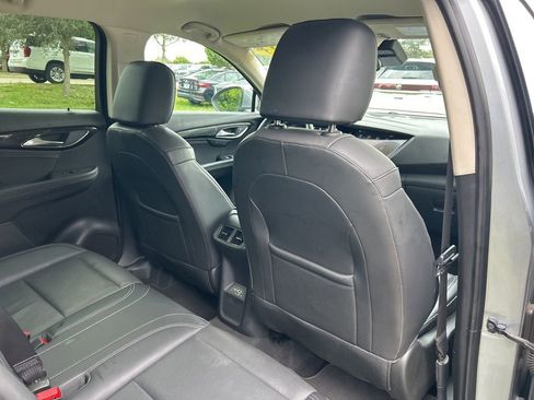 Used 2023 Buick Envision Essence image 40