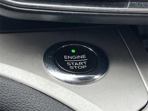 Used 2020 Ford Explorer XLT w/ Equipment Group 202A image 32