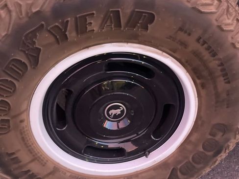Used 2024 Ford Bronco Heritage Edition AWD/4WD image 10