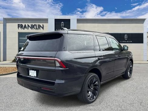 New 2026 Lincoln Navigator Reserve w/ Jet Appearance Package AWD/4WD image 7