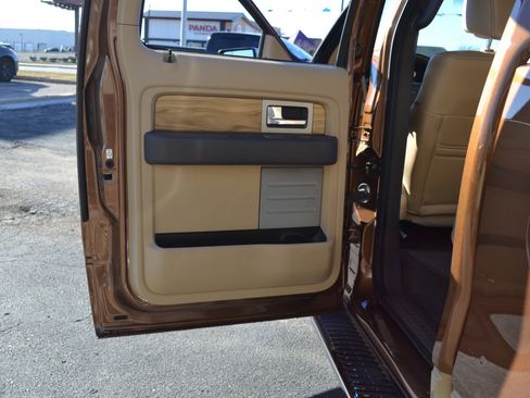 Used 2011 Ford F150 Lariat w/ Lariat Chrome Pkg image 32