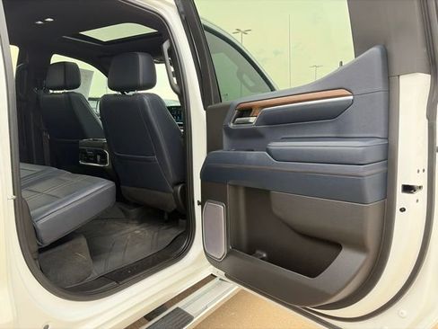 Used 2023 Chevrolet Silverado 1500 High Country w/ High Country Premium Package AWD/4WD image 20