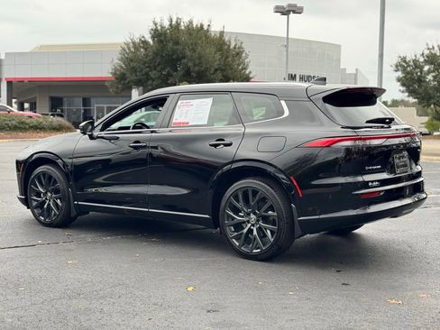 Used 2025 Toyota Crown Signia Limited image 11