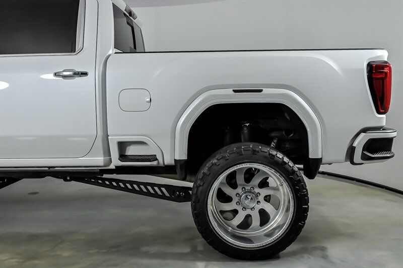 Used 2020 GMC Sierra 2500 Denali w/ Denali Ultimate Package AWD/4WD image 8