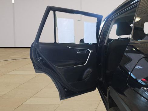 Used 2025 Toyota RAV4 XLE image 28