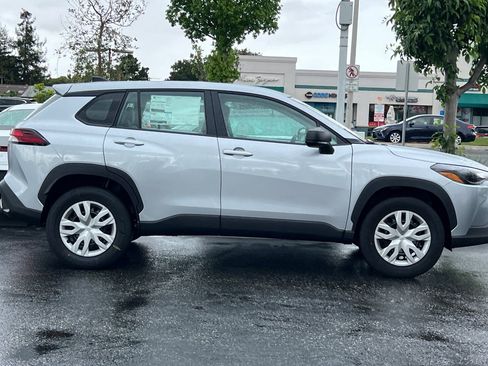 New 2026 Toyota Corolla Cross L image 9