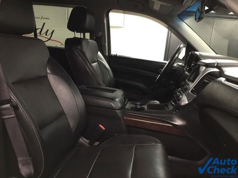 Used 2017 GMC Yukon SLT image 38