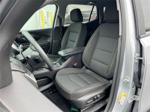 Used 2022 GMC Terrain SLE w/ Driver Convenience Package image 18