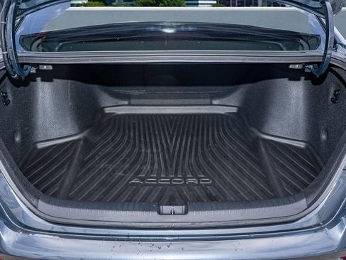 Certified 2025 Honda Accord SE image 9