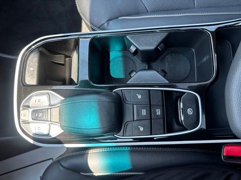 Used 2019 Hyundai Ioniq Limited FWD image 19