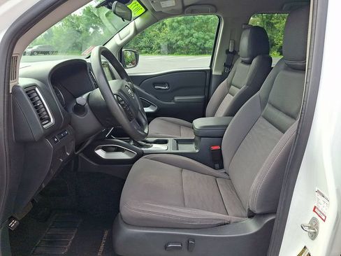 Used 2022 Nissan Frontier SV w/ Technology Package AWD/4WD image 12