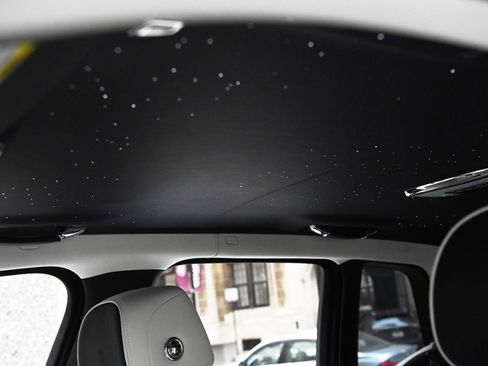 Used 2025 Rolls-Royce Cullinan image 23