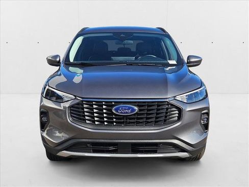 Used 2023 Ford Escape SE image 2