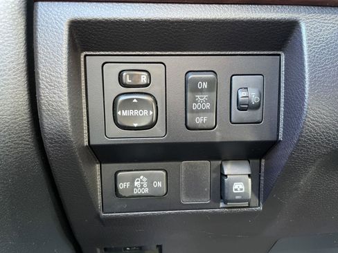 Used 2015 Toyota Tundra Limited image 26