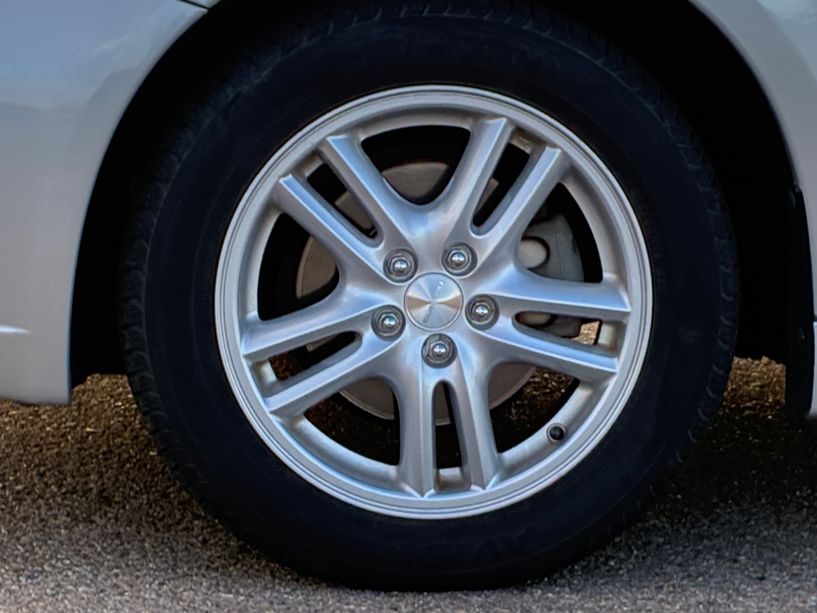 Used 2005 Subaru Legacy 2.5i AWD/4WD image 10